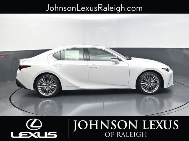 2025 Lexus IS 300 - Photo 6