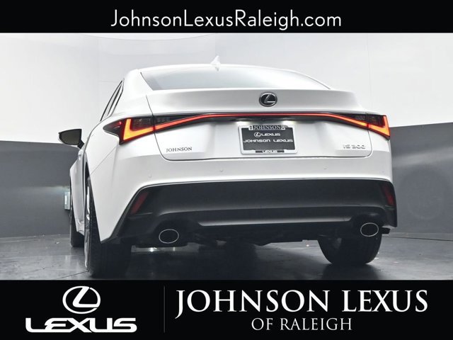 2025 Lexus IS 300 - Photo 10