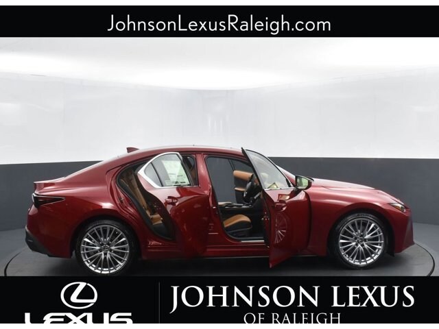 2025 Lexus IS 300 - Photo 30