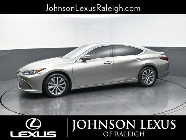 2021 Lexus ES 300h 300h's photo