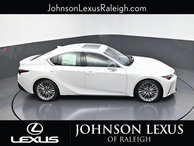 2025 Lexus IS 300 - Photo 27