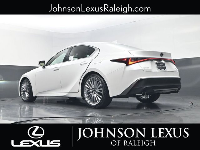 2025 Lexus IS 300 - Photo 19