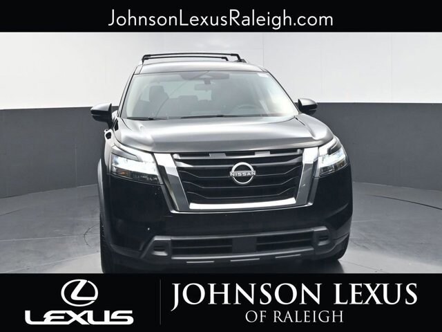 2022 Nissan Pathfinder SV photo 2