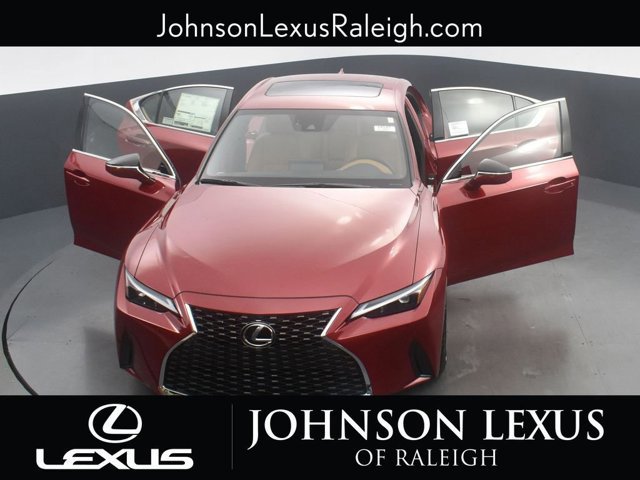 2025 Lexus IS 300 - Photo 31