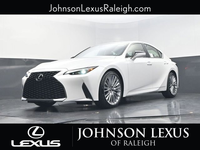 2025 Lexus IS 300 - Photo 18