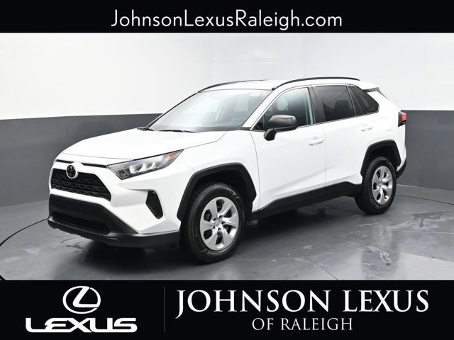2020 Toyota RAV4 LE FWD's photo