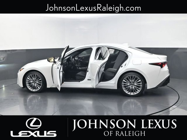 2025 Lexus IS 300 - Photo 34