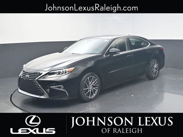 2016 Lexus ES 350's photo