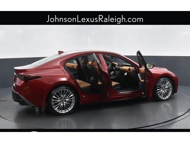 2025 Lexus IS 300 - Photo 28