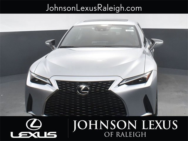 2025 Lexus IS 300 photo 4