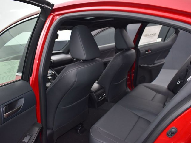 2025 Lexus IS 300 - Photo 12