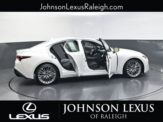 2025 Lexus IS 300 - Photo 30