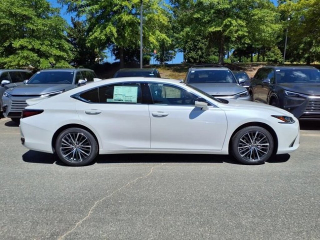 New 2025 Lexus ES HYBRID 300h 4-DOOR SEDAN