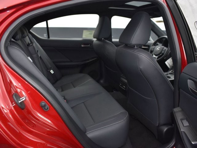 2025 Lexus IS 300 - Photo 10
