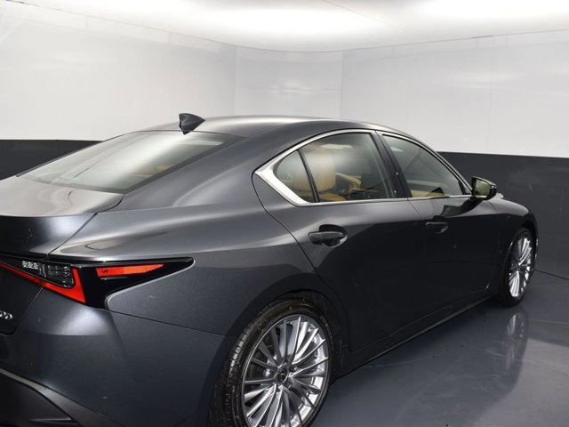 2025 Lexus IS 300 F SPORT photo 3