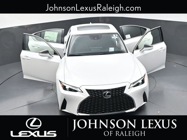 2025 Lexus IS 300 - Photo 31