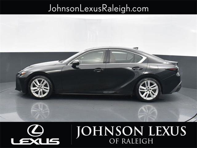 2021 Lexus IS 300 photo 2