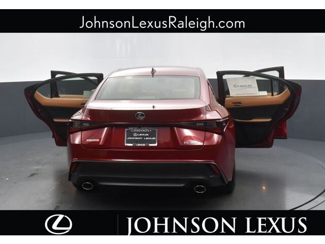 2025 Lexus IS 300 - Photo 32