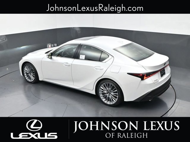 2025 Lexus IS 300 - Photo 12