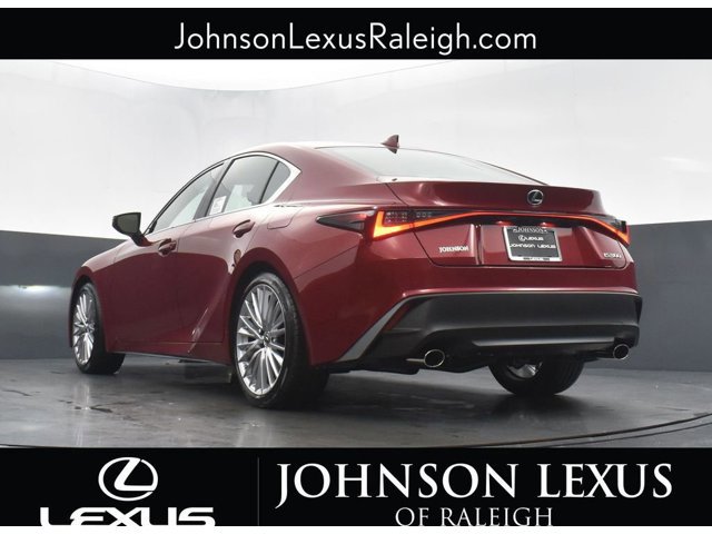 2025 Lexus IS 300 - Photo 18