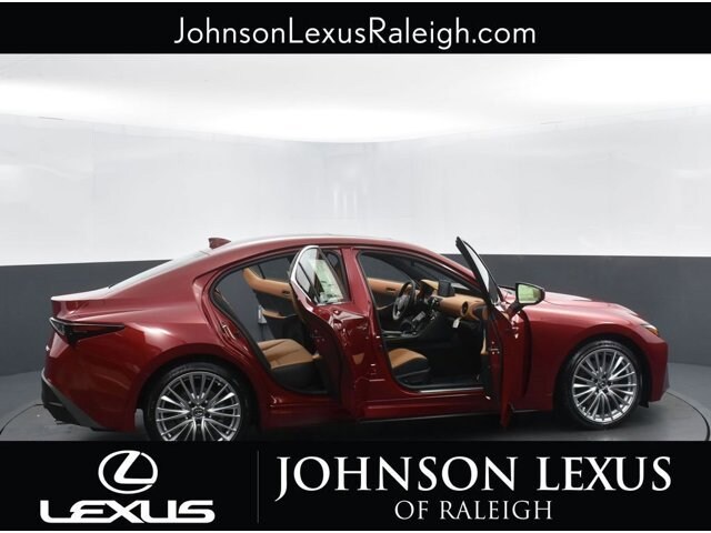 2025 Lexus IS 300 - Photo 29