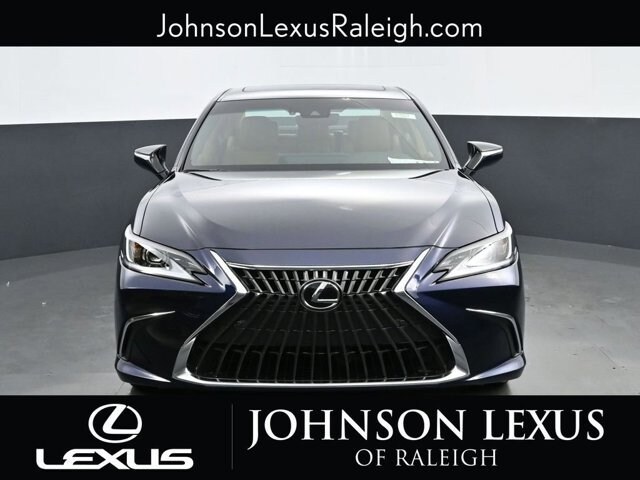 2025 Lexus ES 300h photo 4