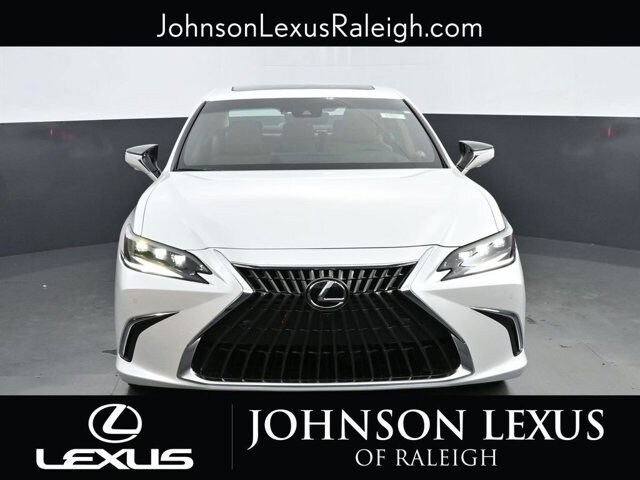 2025 Lexus ES 300h Ultra Luxury photo 4