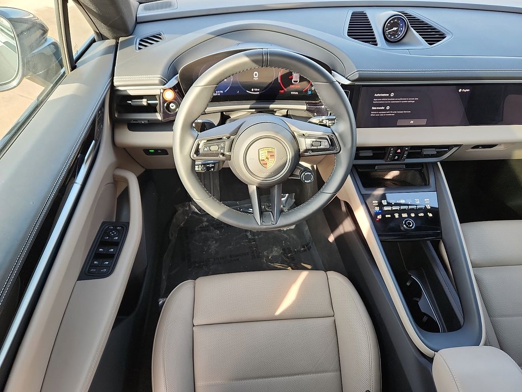 2025 Porsche Macan S - Photo 12