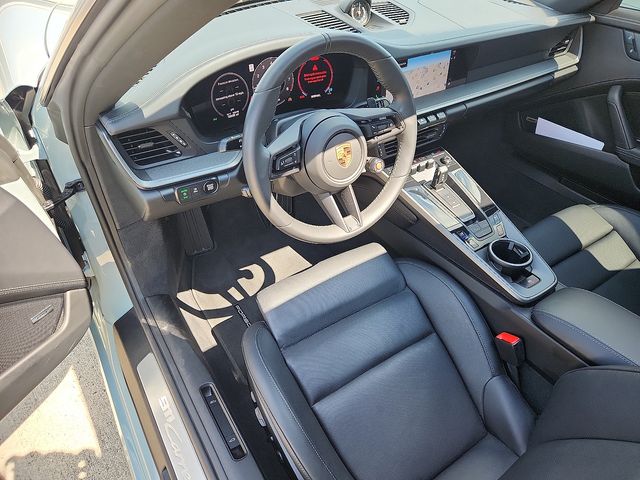 2025 Porsche 911 Coupe photo 4