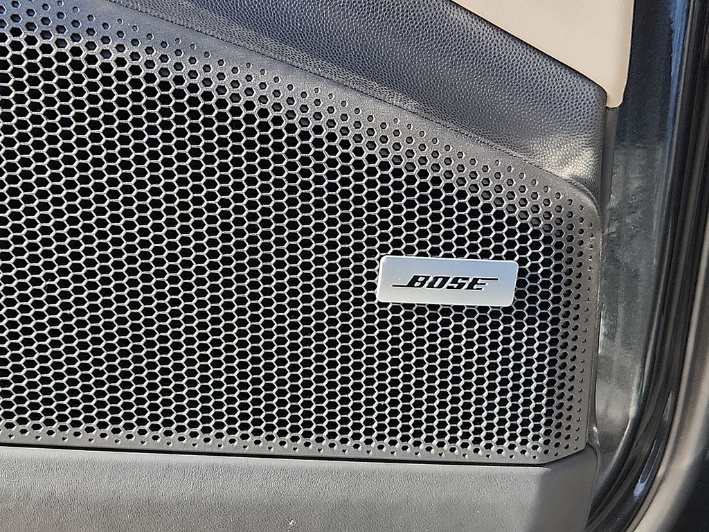 2025 Porsche Macan S - Photo 25