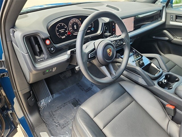 2024 Porsche Cayenne photo 4