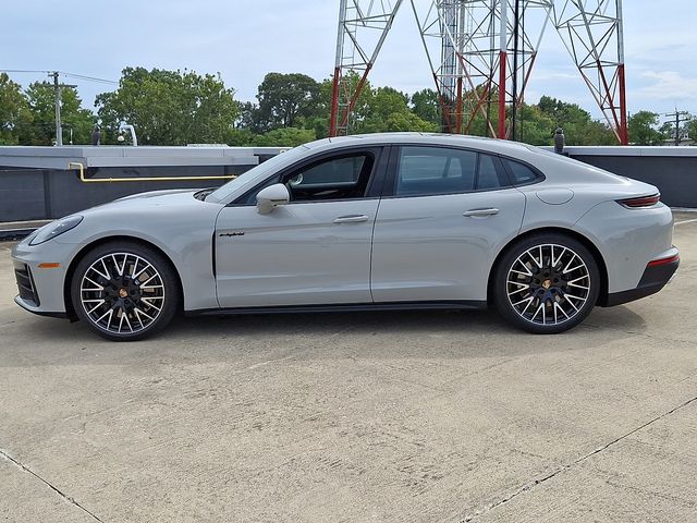 2026 Porsche Panamera E-Hybrid 4 photo 2