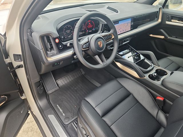 2026 Porsche Cayenne photo 3