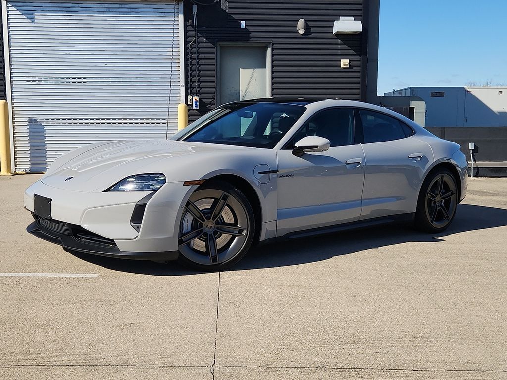 2025 Porsche Taycan Turbo's photo