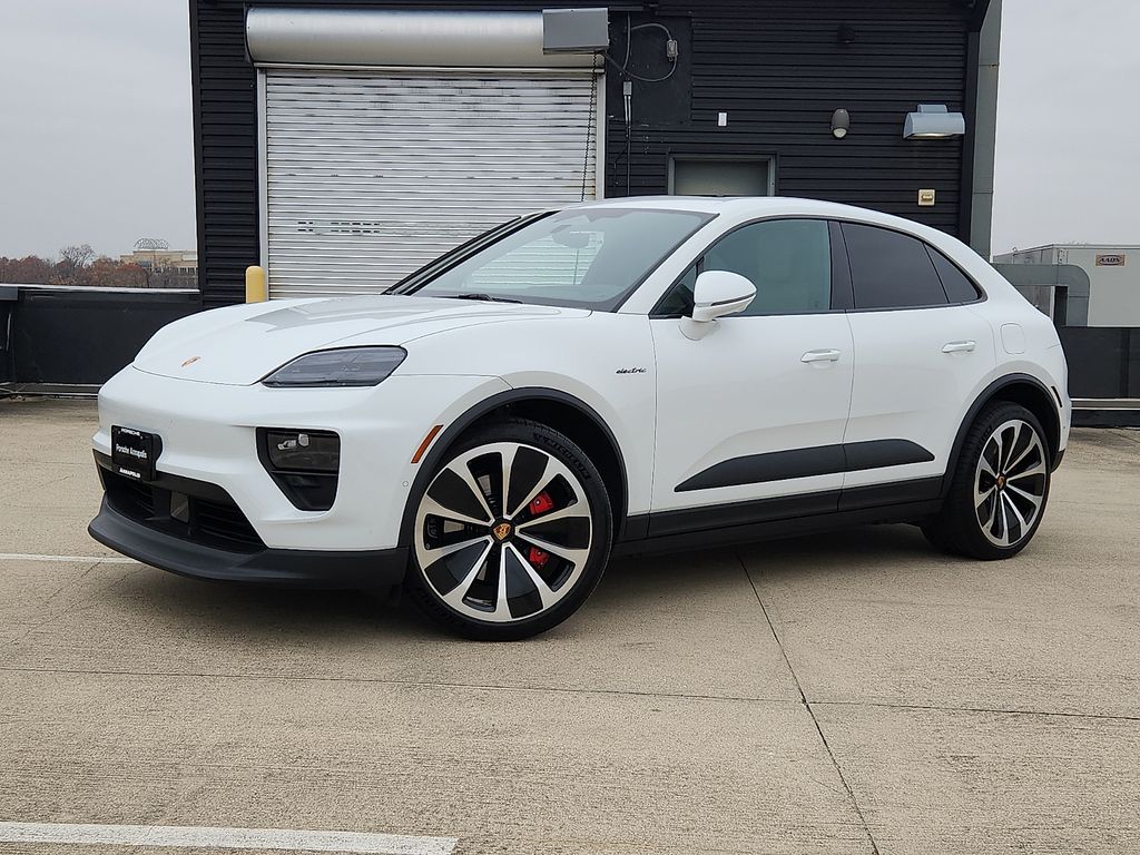 2025 Porsche Macan S's photo