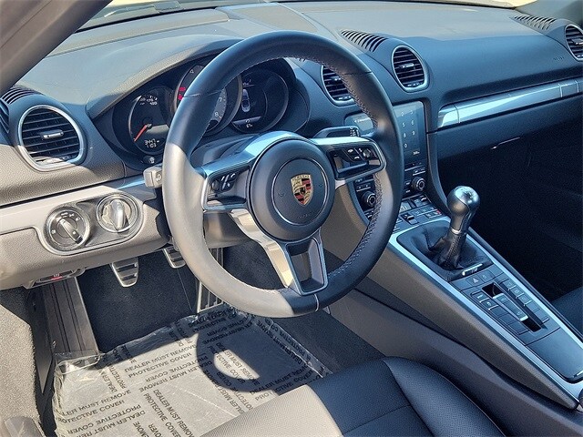 2024 Porsche Boxster S photo 4