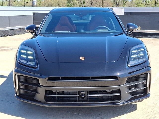 2025 Porsche Panamera 4 photo 2