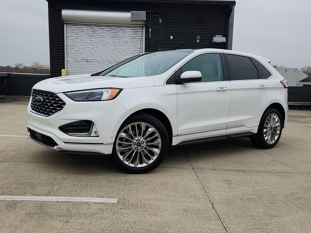 2021 Ford Edge Titanium's photo