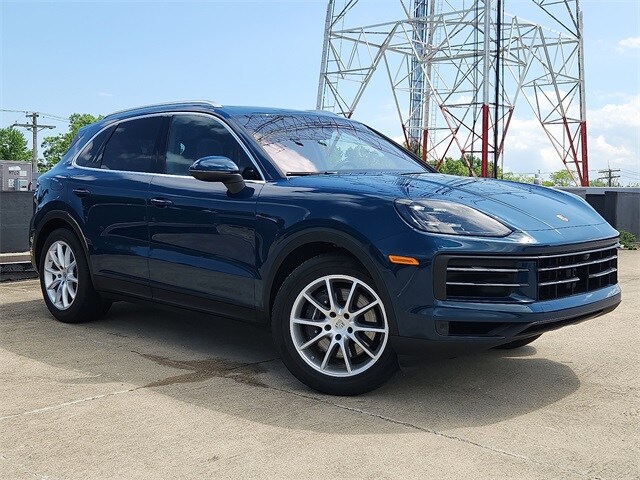 2024 Porsche Cayenne photo 3