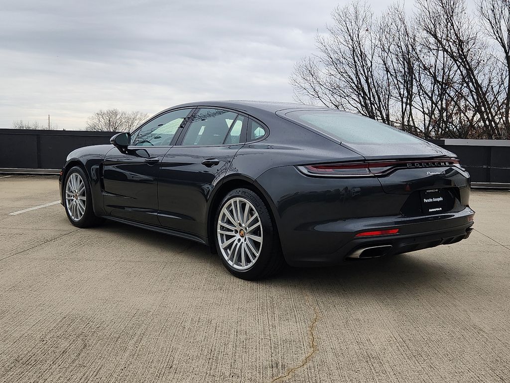 2022 Porsche Panamera 4 photo 3