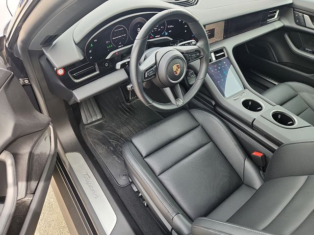 2025 Porsche Taycan S photo 3