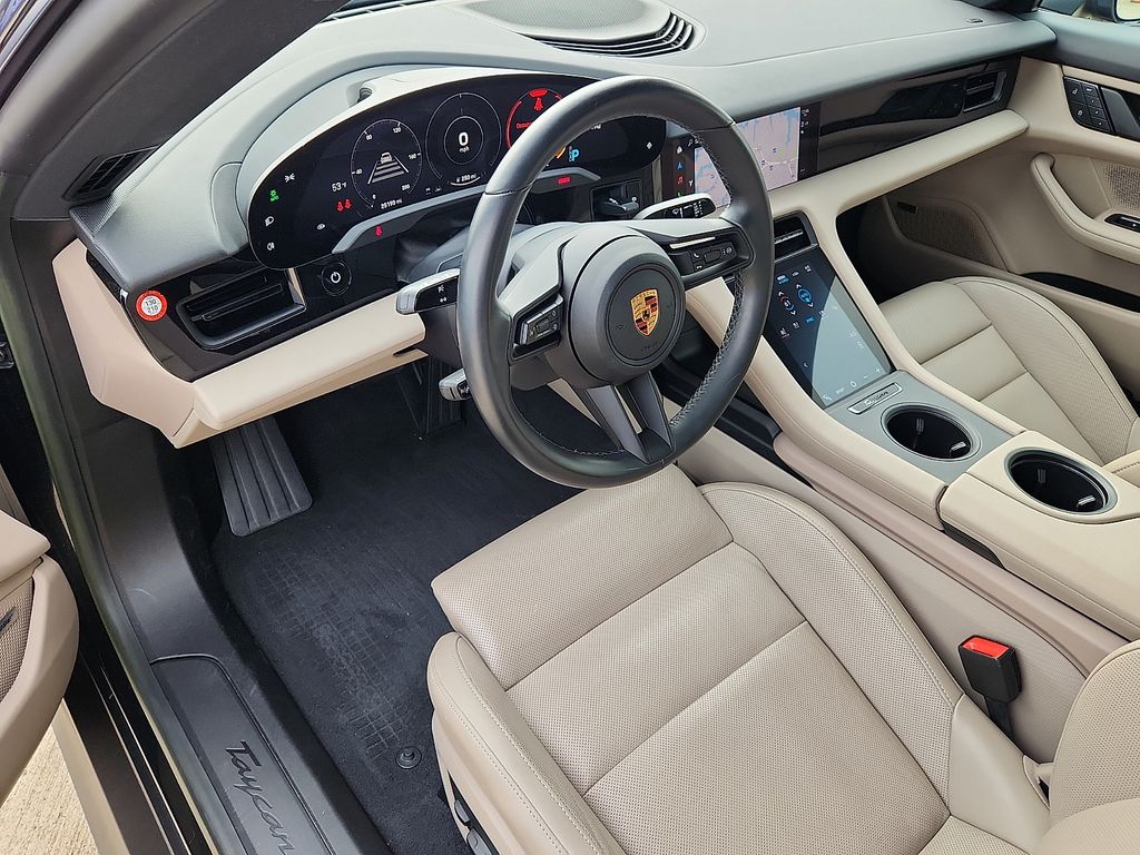 2022 Porsche Taycan photo 4