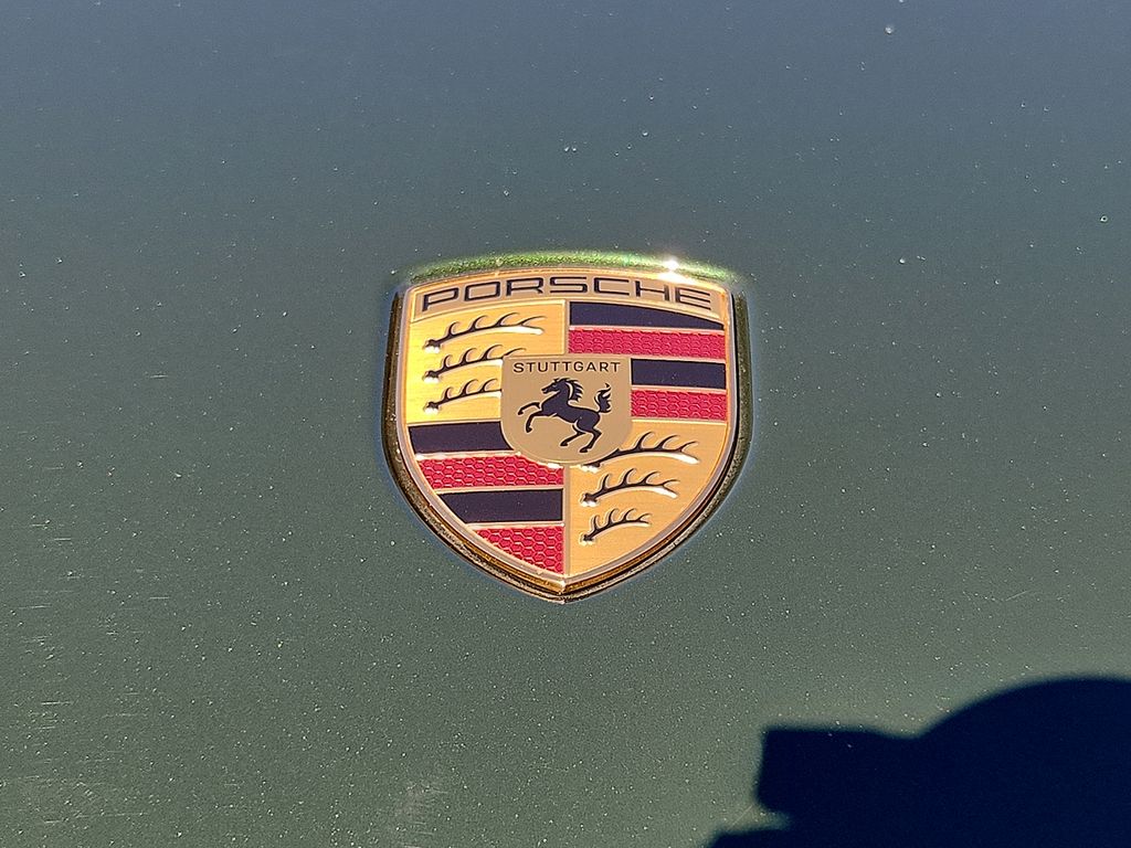 2025 Porsche Taycan Base - Photo 28
