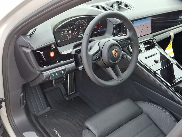 2026 Porsche Panamera E-Hybrid 4 photo 4