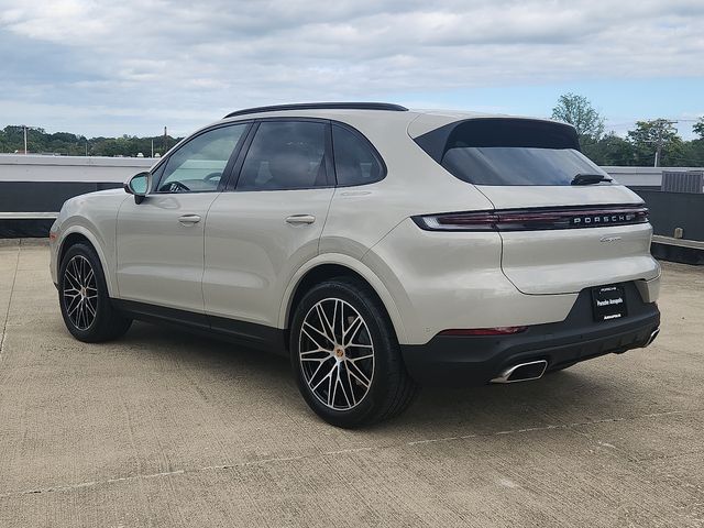 2026 Porsche Cayenne photo 2
