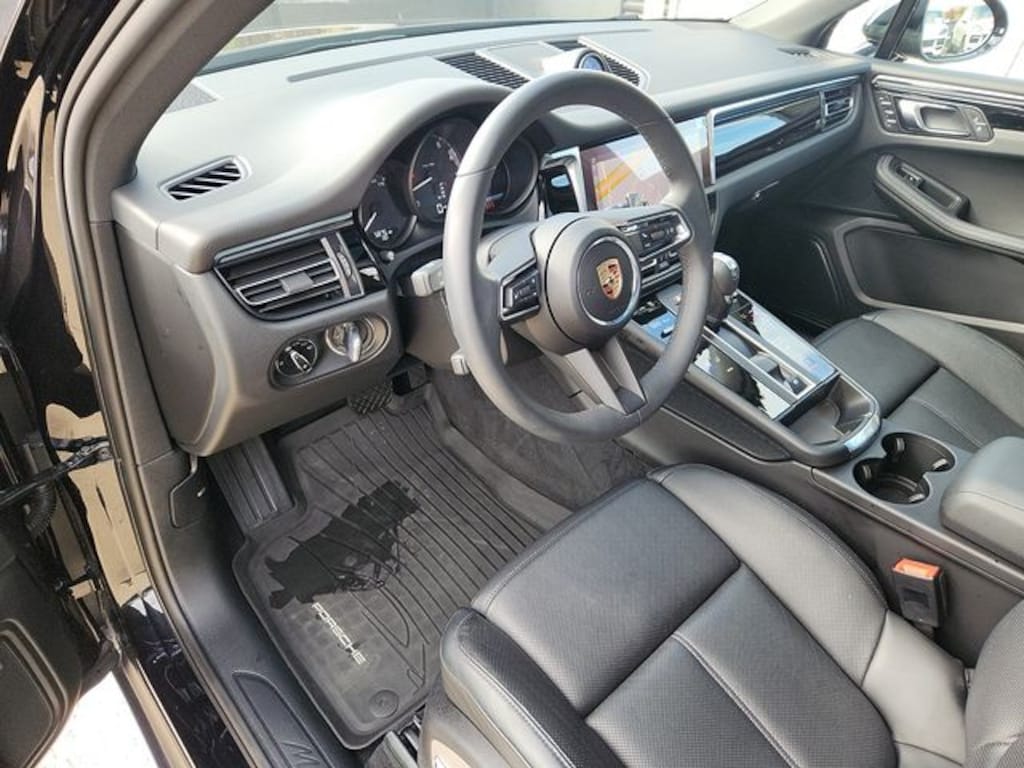 Used 2025 Porsche Macan  SUV
