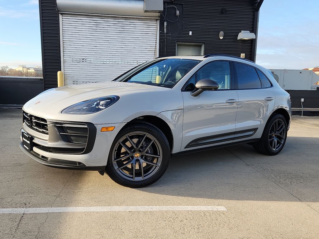 2025 Porsche Macan T's photo