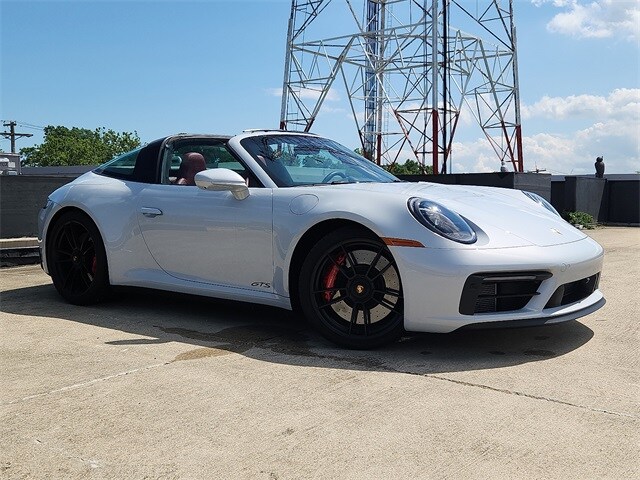 2024 Porsche 911 Targa 4 GTS photo 3