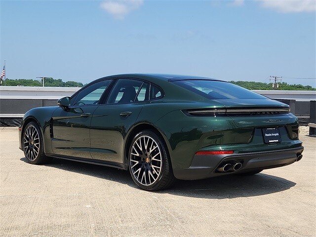 2025 Porsche Panamera photo 3