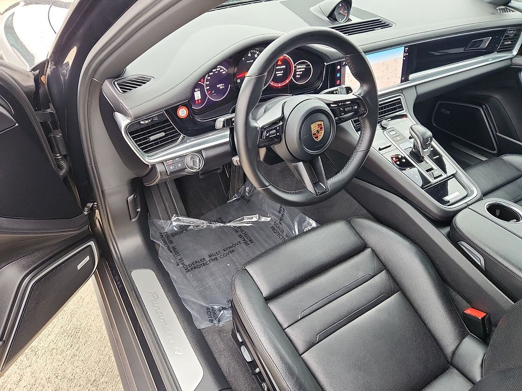 2022 Porsche Panamera 4 photo 4